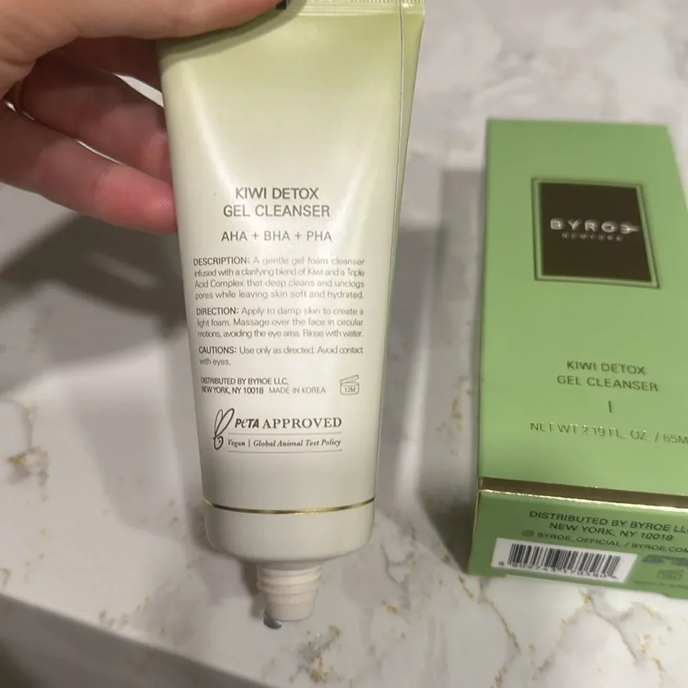 Byroe New York Kiwi Detox Gel Cleanser